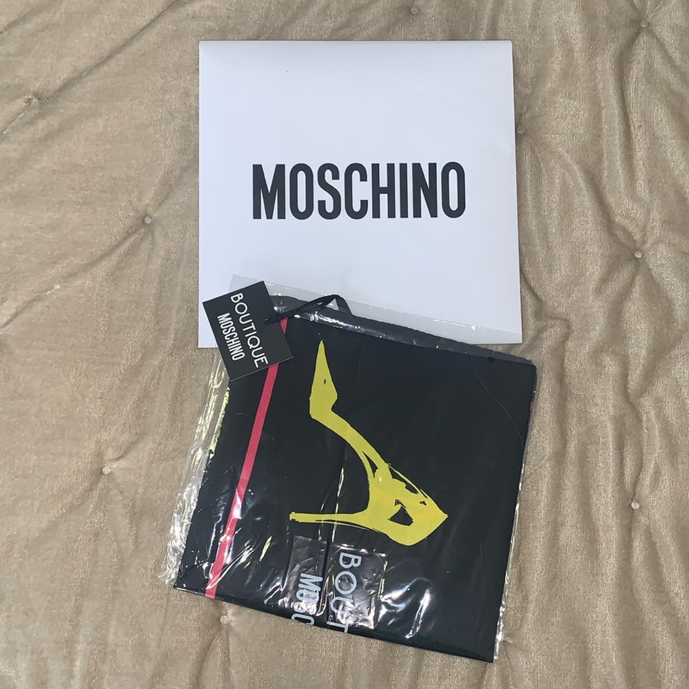 Moschino boutique NWT Silk Scarf